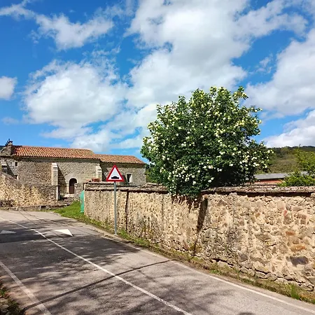La Casa Del Pueblo El Berrugon Carrocera