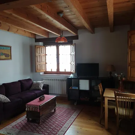 La Casa Del Pueblo El Berrugon Holiday home *