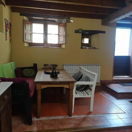 La Casa Del Pueblo El Berrugon Carrocera