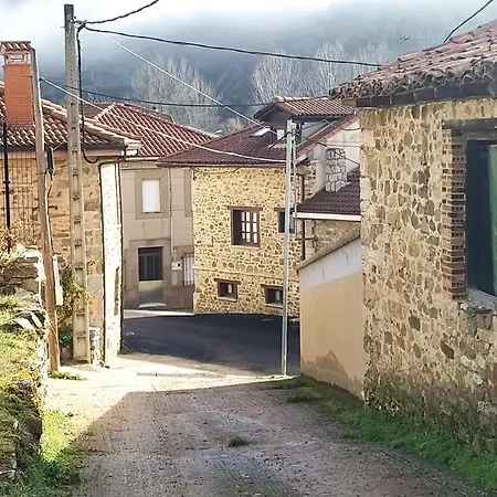 La Casa Del Pueblo El Berrugon Holiday home *